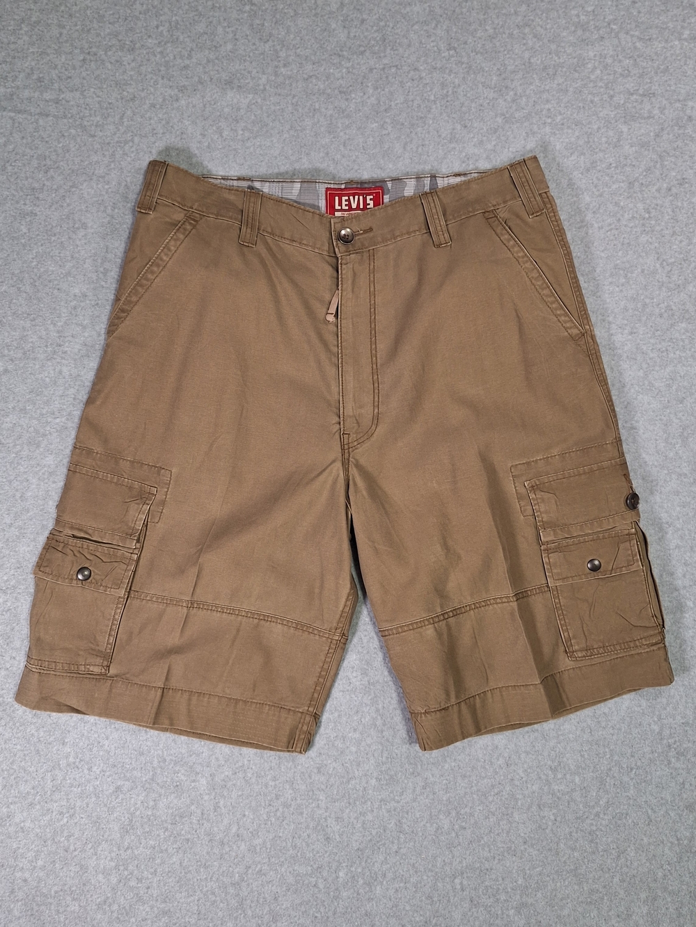 Y2K Inspired Levi's Men's Brown Baggy Cargo Shorts Size 36
